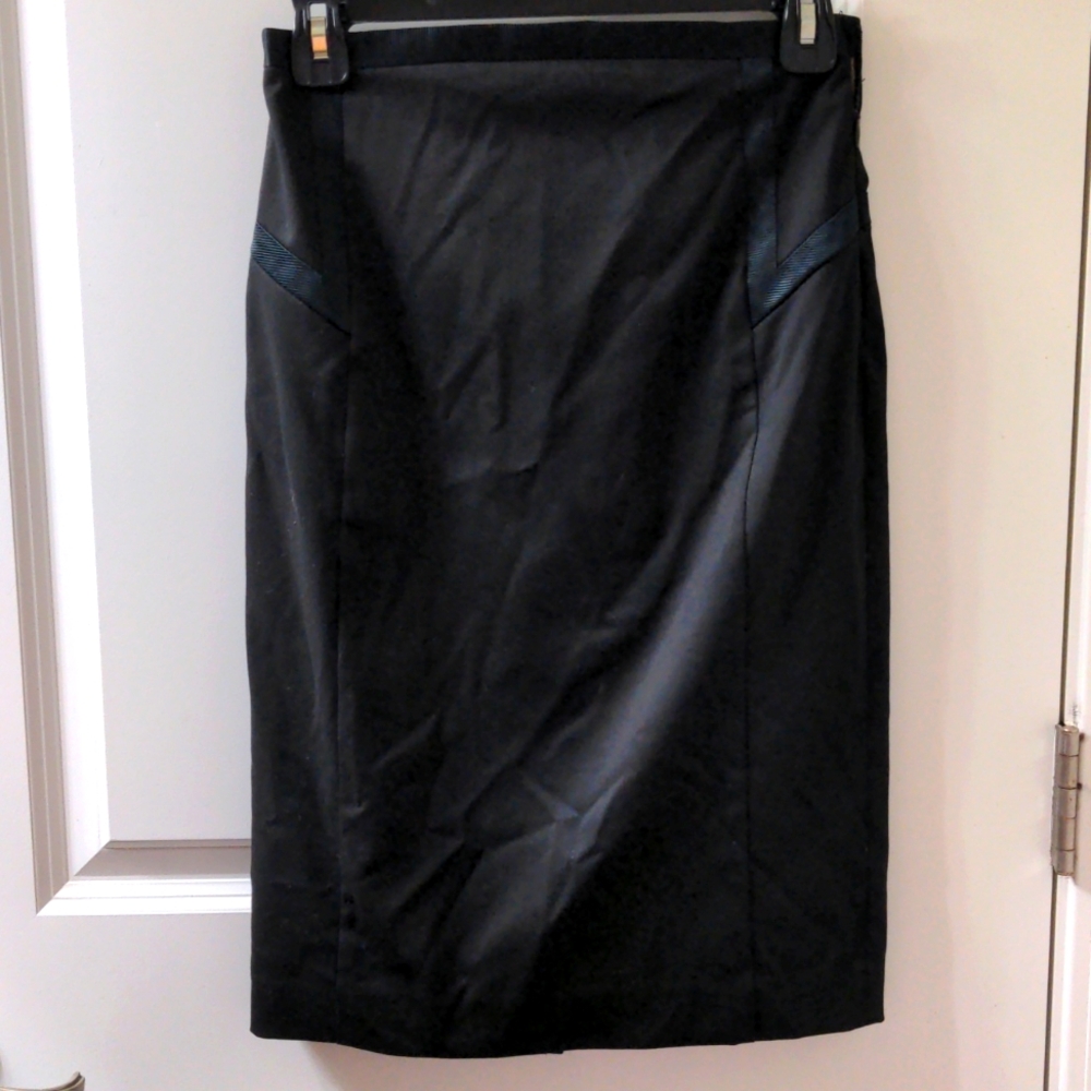 2008 Express Design Studio Slit Pencil Skirt Gold Tone Buckle & Leopard Lining
